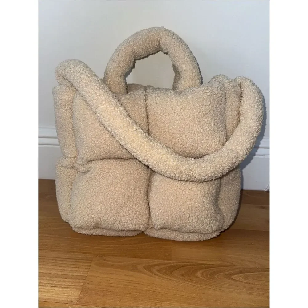 GOOD AMERICAN Sherpa Travel Bag
